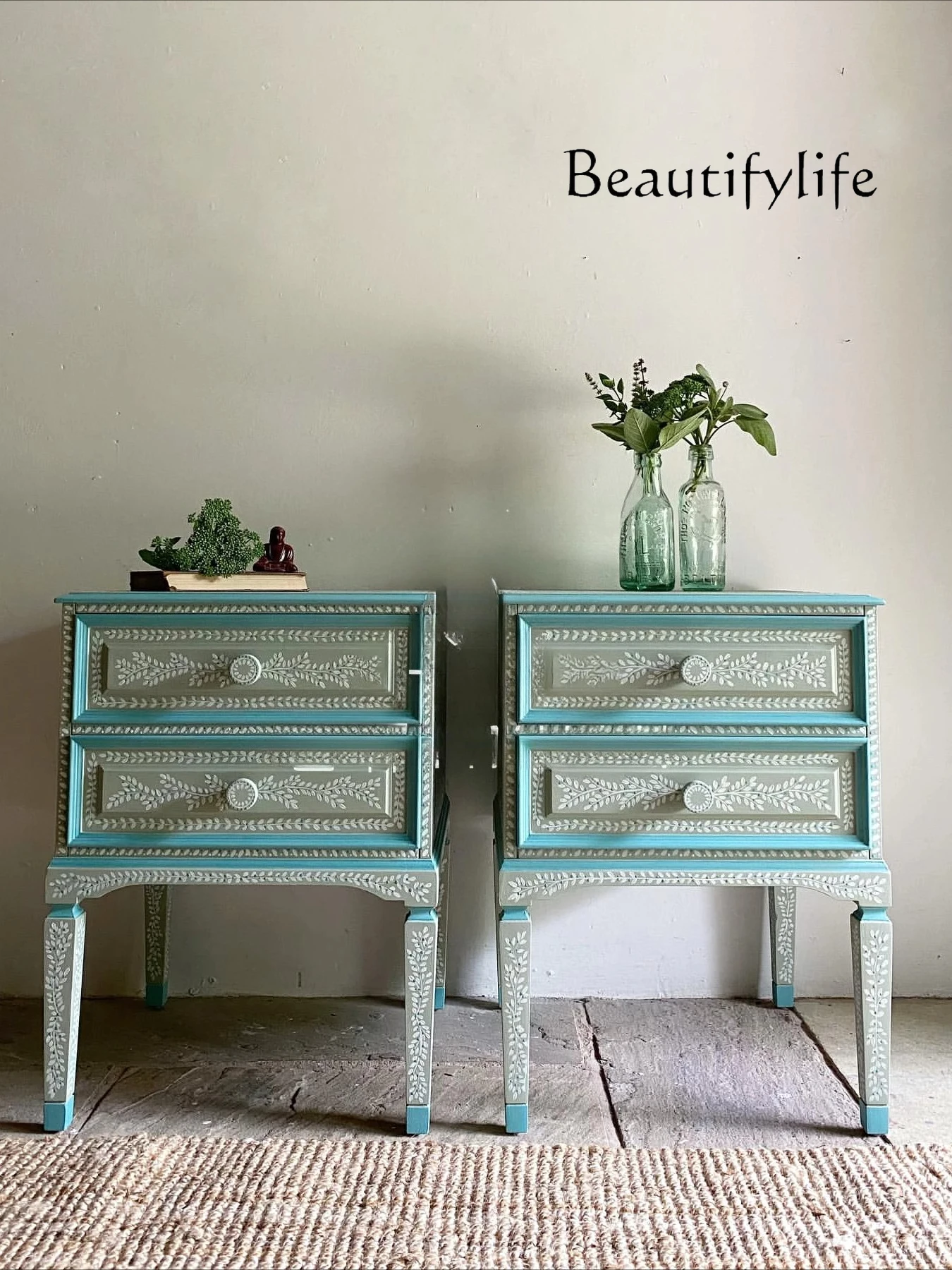 

French retro solid wood hand-painted bedside table American bedroom storage storage cabinet storage