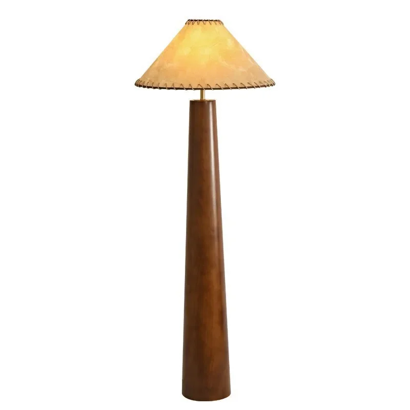 

French floor lamp, retro log style Japanese living room bedroom, Nordic solid wood vertical table lamp