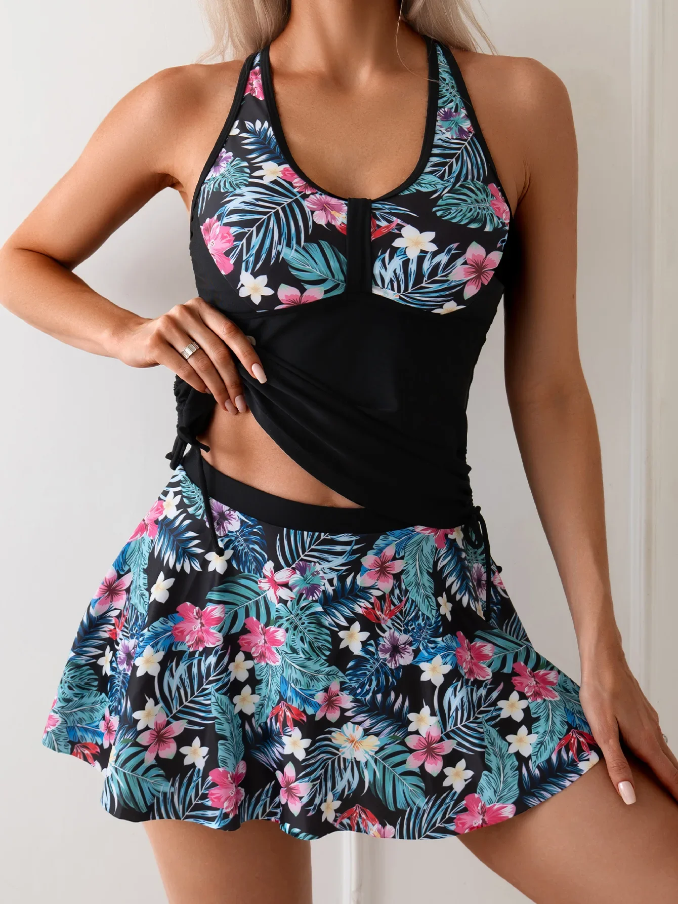 

Спортивный женский купальник из двух частей, комплект бикини в стиле пляжной юбки с цветочным принтом, высокая эластичность, консервативный купальник, новинка 2025 года