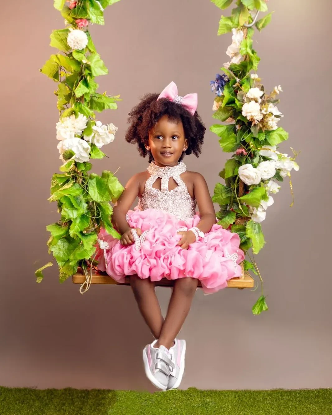 Vestidos de niña de flores sin mangas personalizados para boda, cristales, perlas, volantes, princesa, fiesta de cumpleaños, vestido de primera comunión