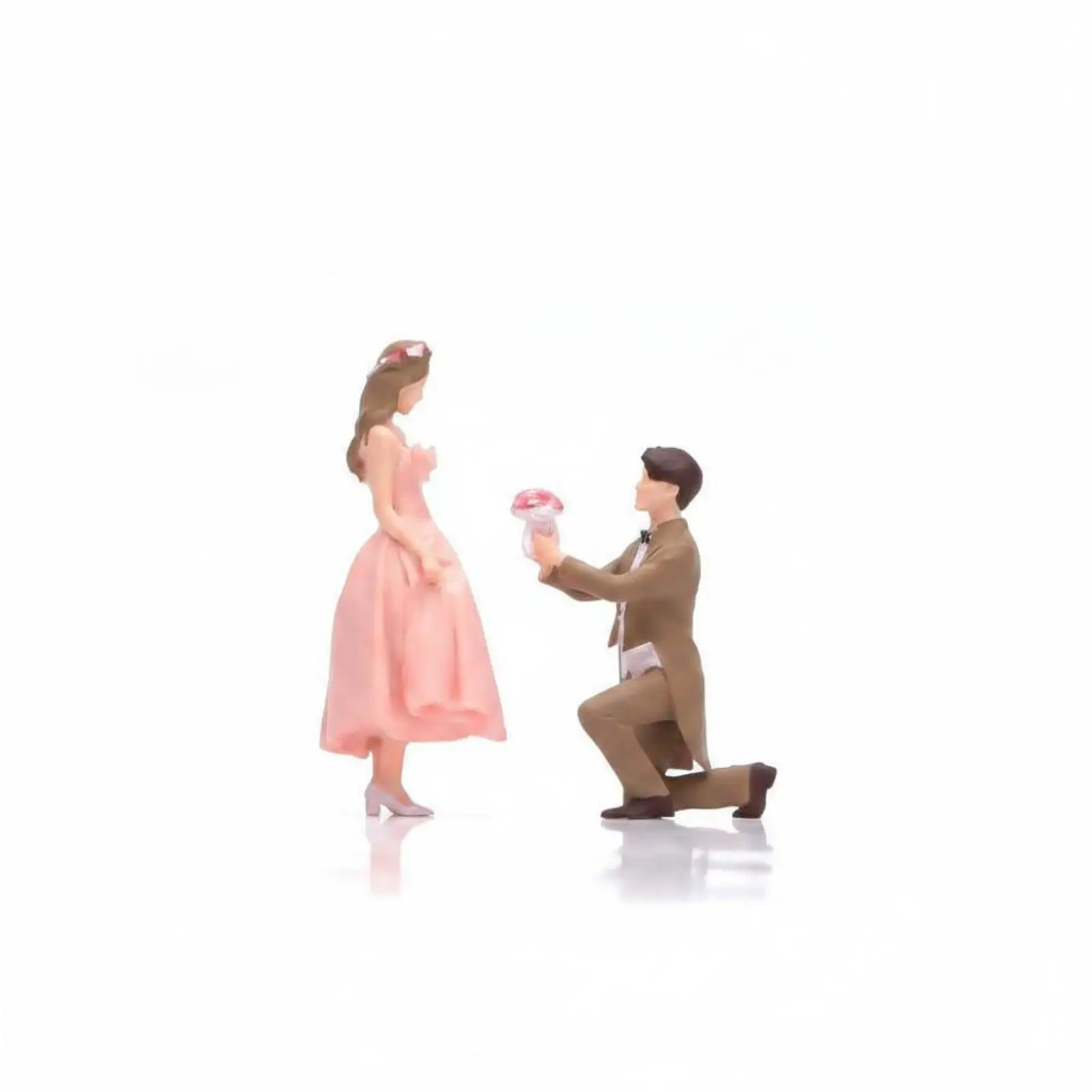 Miniature Couple Figurine 1 64 Scale Proposal Resin Model Hand Painted Decorative Accessories for Diecast Car Diorama Street