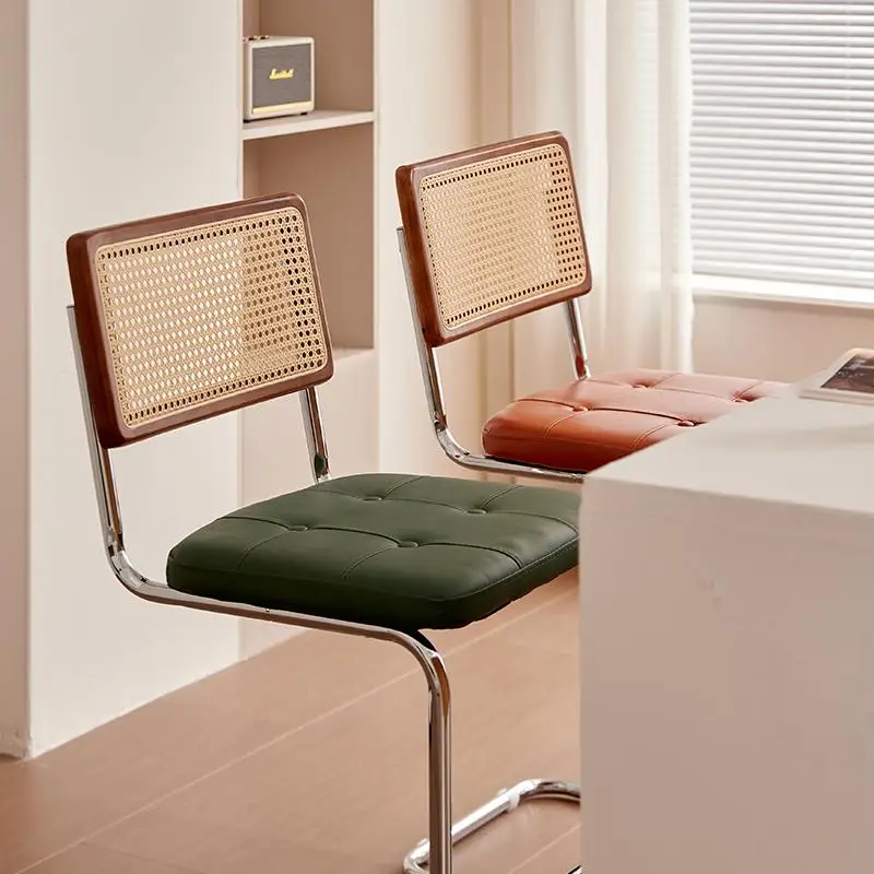 Mid-Century Modern Barhocker Rattan Esszimmerstühle Vintage High Foot Thekenhocker Designer Homestay Freizeitstuhl mit Rückenlehne