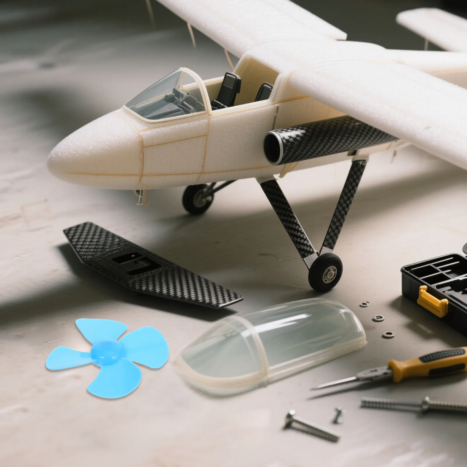 20 mini-pales de ventilateur 60 mm à quatre pales, hélices en plastique avec trou de 1,5 mm pour avions RC, bateaux, expériences scientifiques et pièces de bricolage