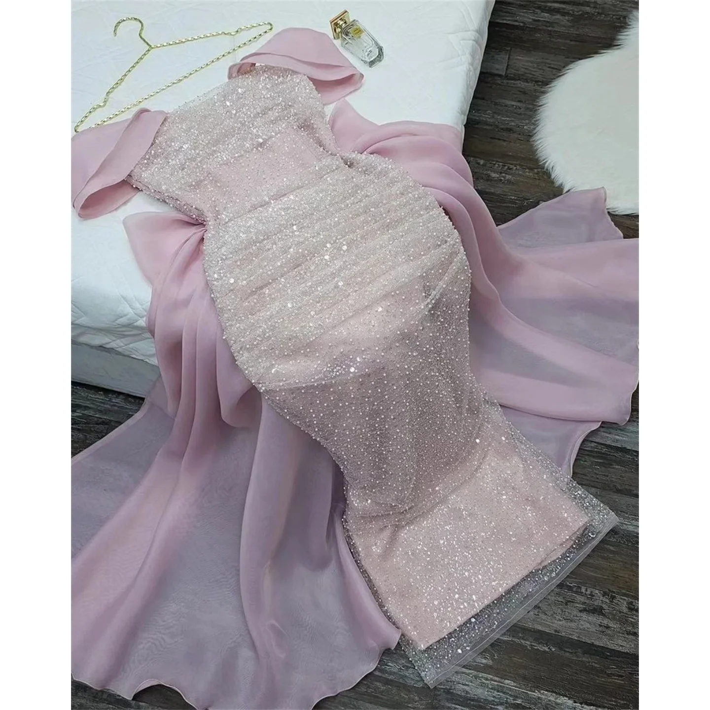 الأقواس الوردية طول الأرض فساتين السهرة الخرز بلورات فساتين السهرة المناسبات الخاصة فساتين حفلات الزفاف حسب الطلب