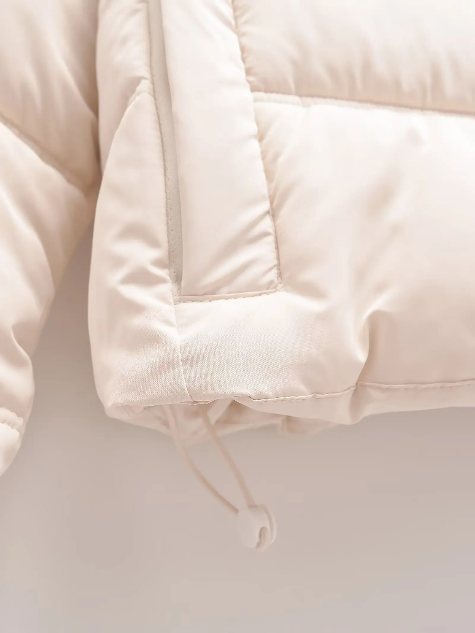 2025 New Fashion Winter Women's Vintage Cold Thick Warm Parkas Coats Female Thermal Promotion Short Padding Jackets Outerwear