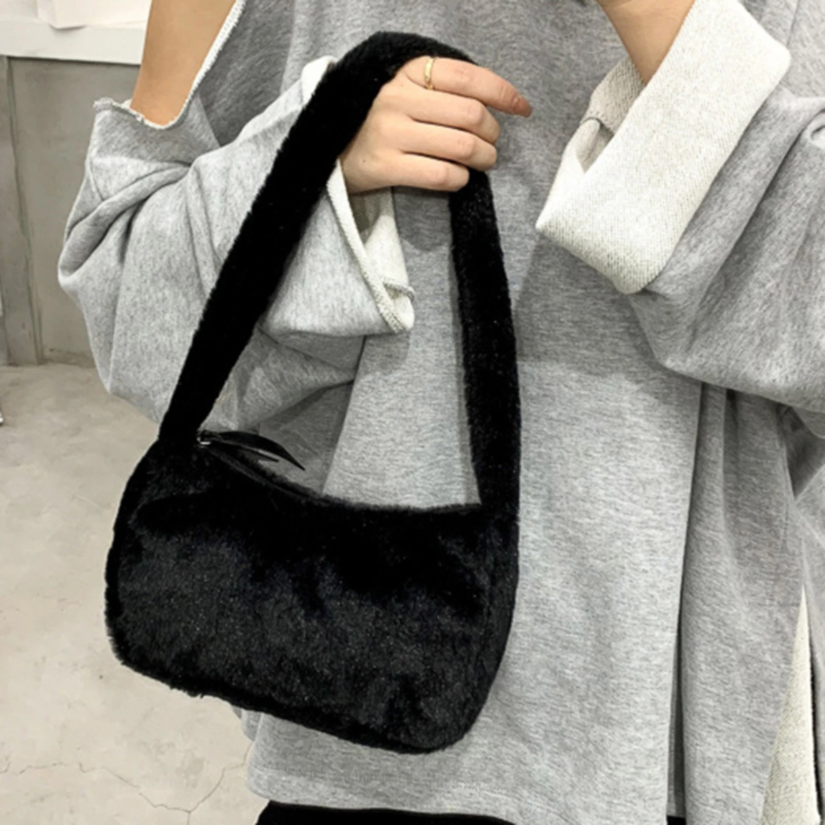 Women Plush Bag Fashion Autumn Winter Soft Elegant Lady Handbag Simple High Quality Shoulder Bags Solid Color Cute Underarm Bag