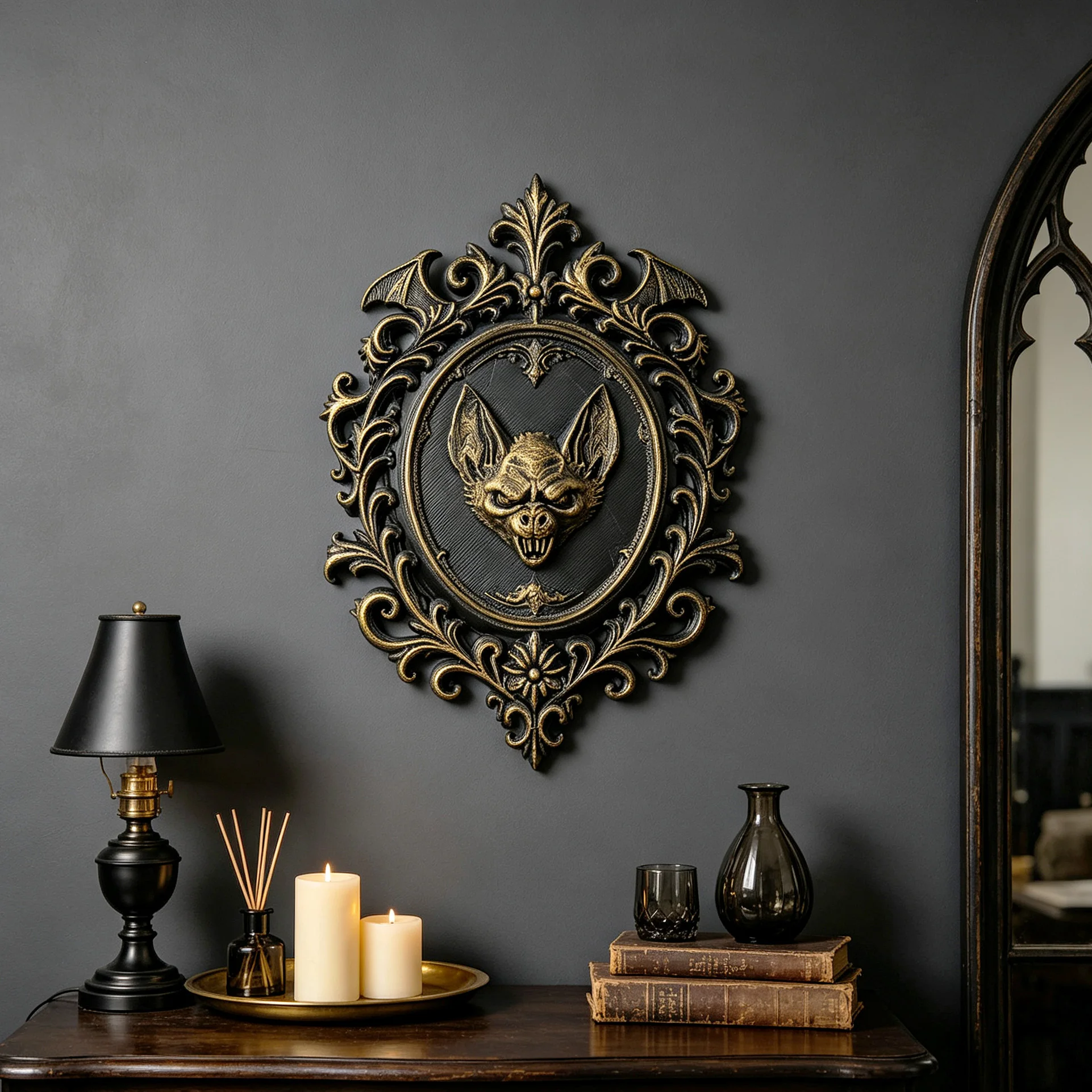 Cross‑border Gothic Black Gold Bat Embossed Wall Plaque, Victorian Retro Carved Wall Hanging for Halloween Home Decor