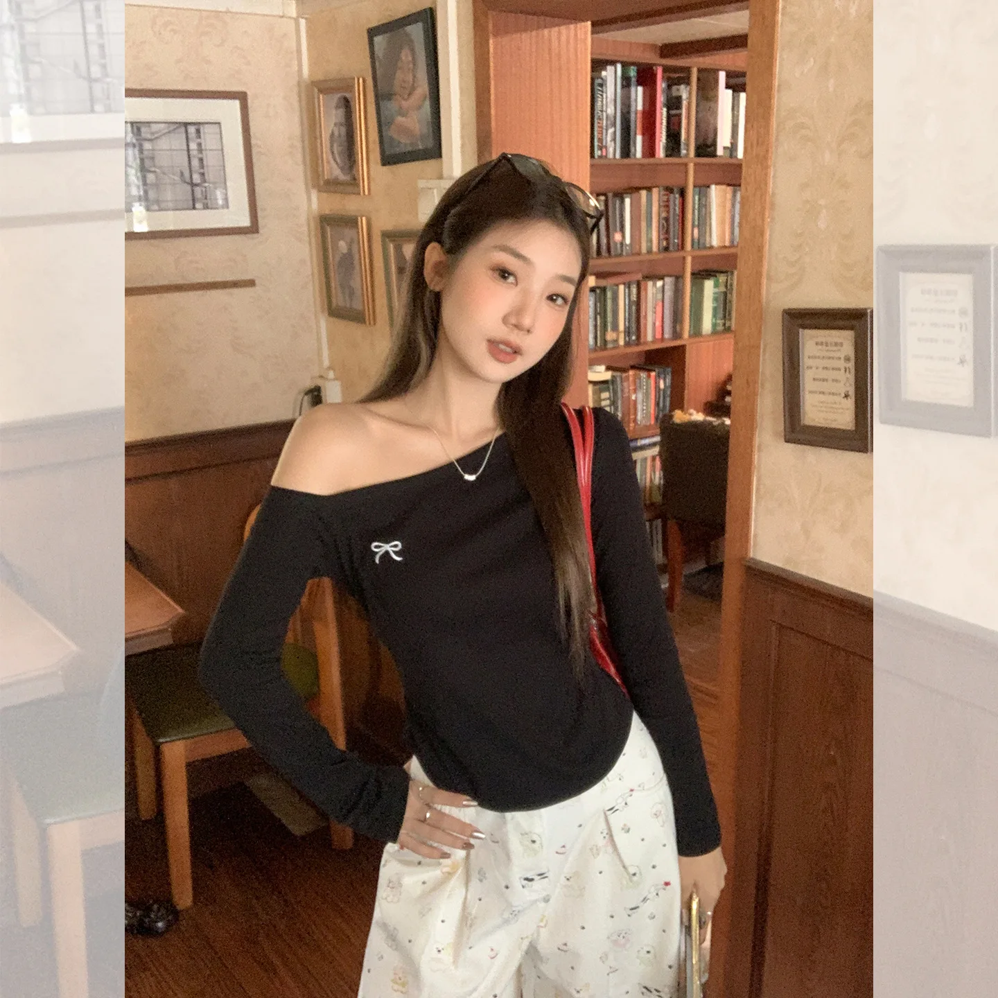 

Сексуальная женская футболка с открытыми плечами, укороченный топ, простой цвет OOTD, повседневная облегающая хлопковая футболка с вышивкой