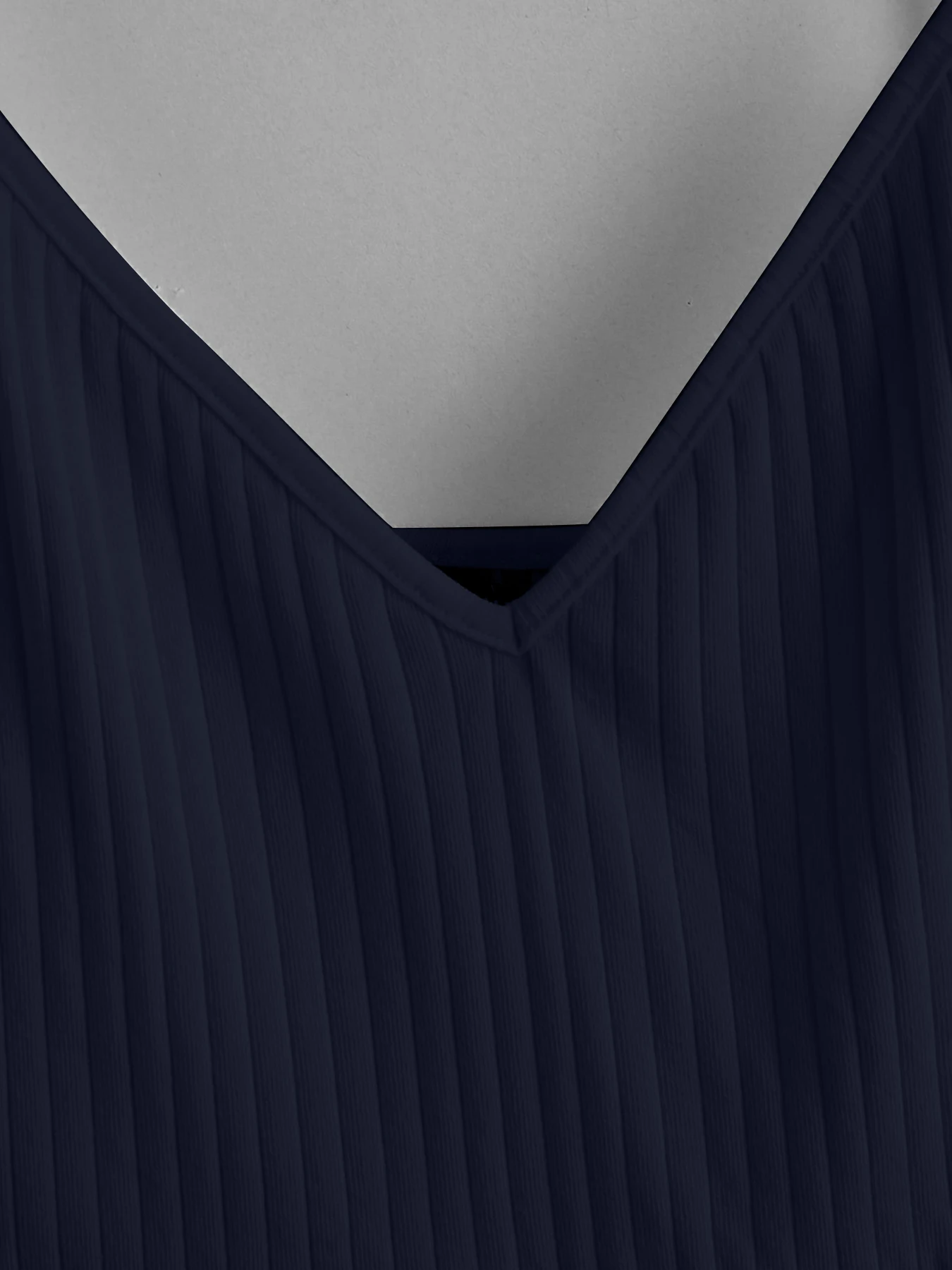 Nowy, trzyczęściowy zestaw damski na wiosnę, lato i jesień: koszula na ramiączkach z plisowanym brzegiem, w jednolitym kolorze, z regulacją, w stylu casual.