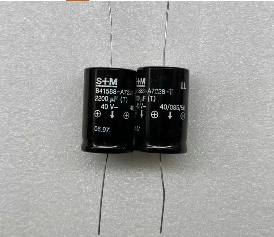 s-m-40v-2200uf-b41588a7228t-capacitor-eletrolitico-axial-de-Audio-com-revestimento-de-cobre-tamanho-25-40mm