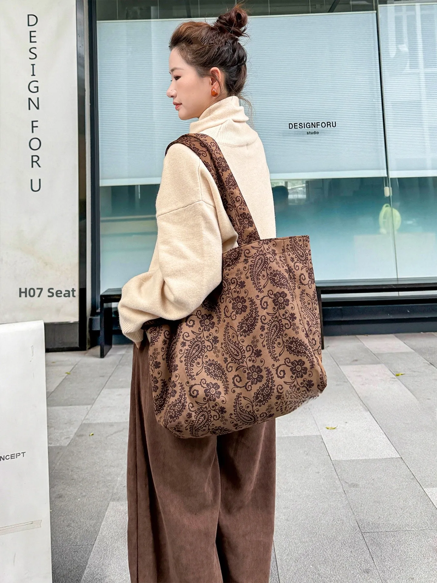 

BYZZ Autumn Winter Herringbone Canvas Tote Bag Large Capaci oulder Bag Leopard Print Versatile Commuter Tote Bag for Ladies