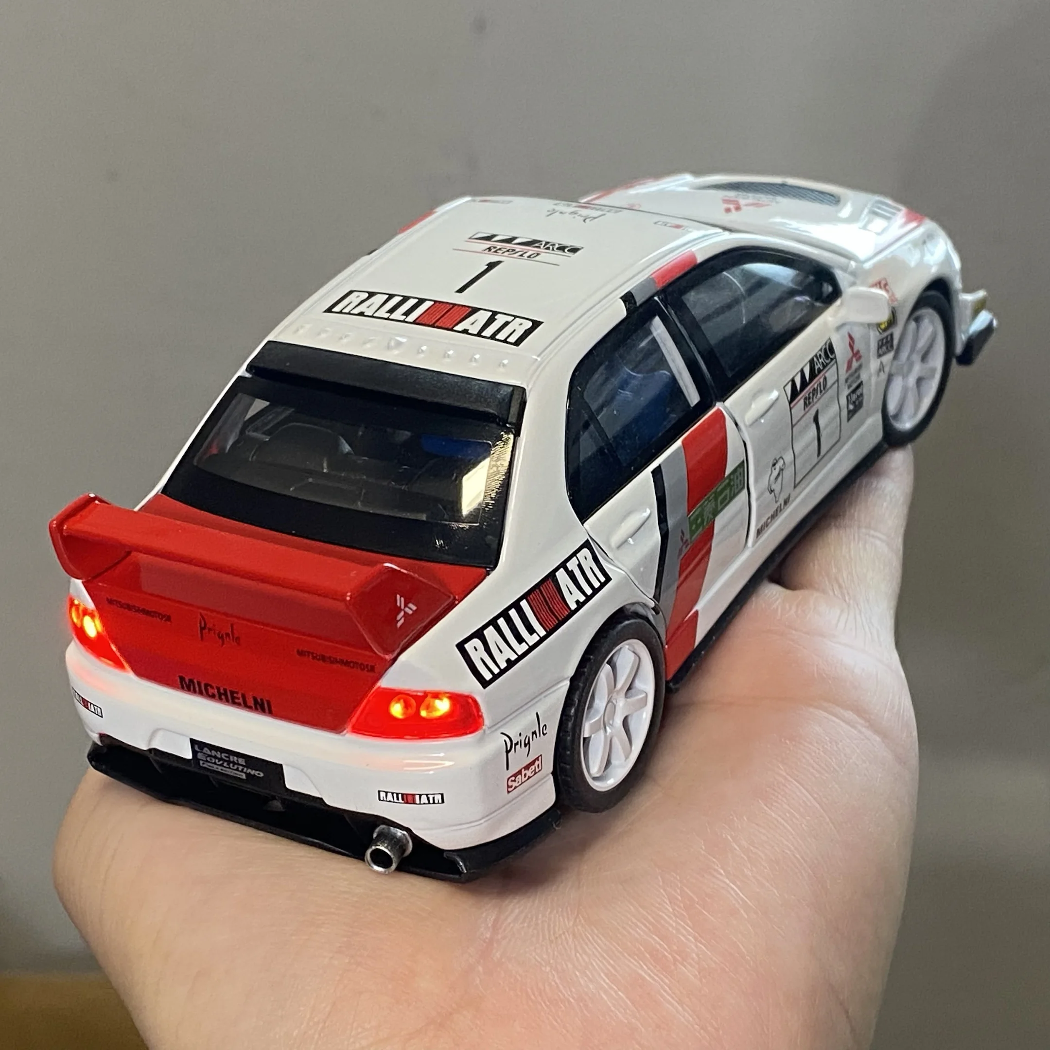 JDM 1:32 ميتسوبيشي لانسر تطور نسخة البترول سبيكة دييكاست نموذج لعبة أطفال لعبة عصرية هدية مزخرفة لصديق الأولاد