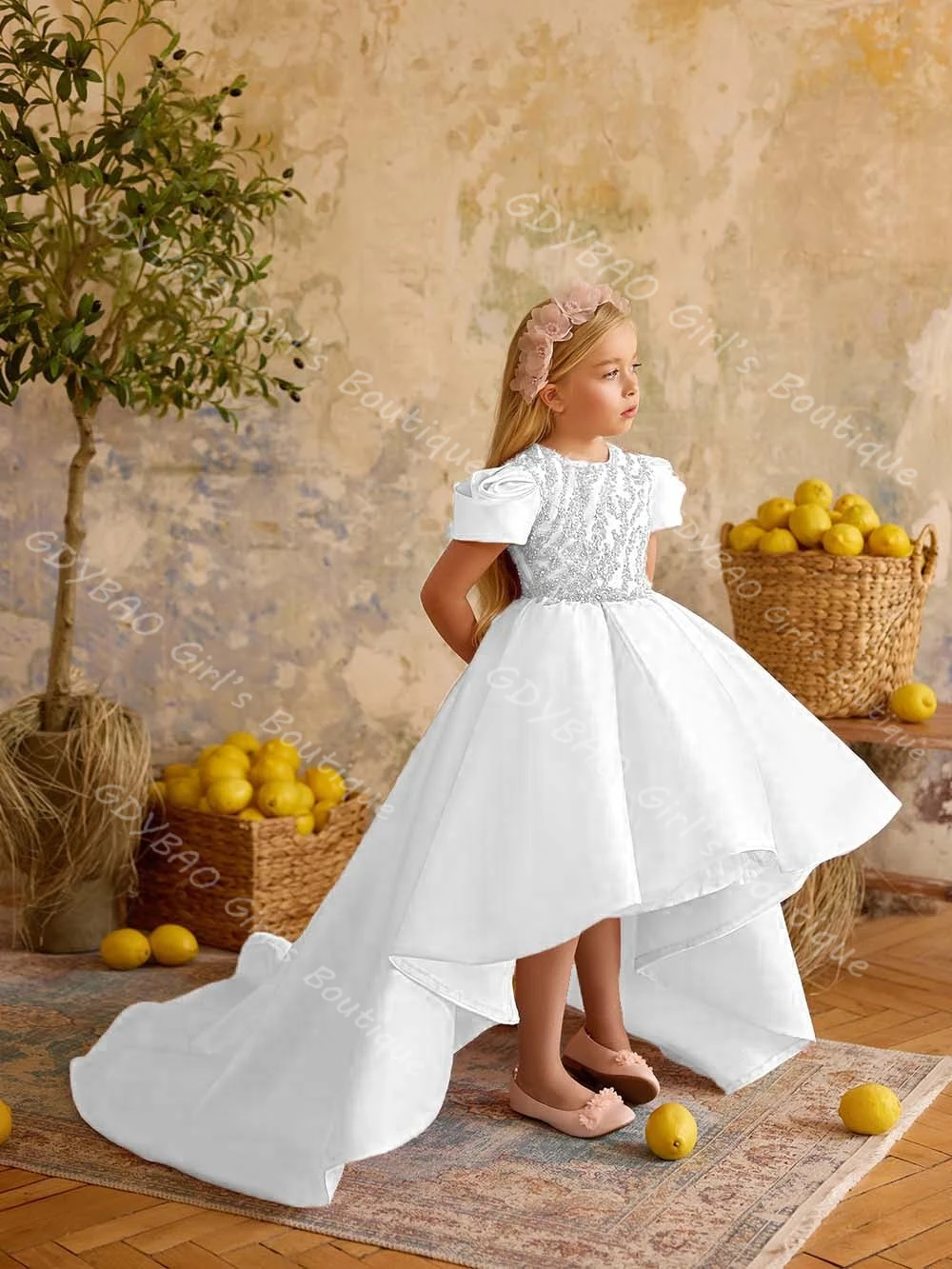 Roze bloemenmeisjesjurk voor bruiloft peuters hoog laag lovertjes satijnen prinses optochtjurk met trein op maat gemaakte feestbaljurk