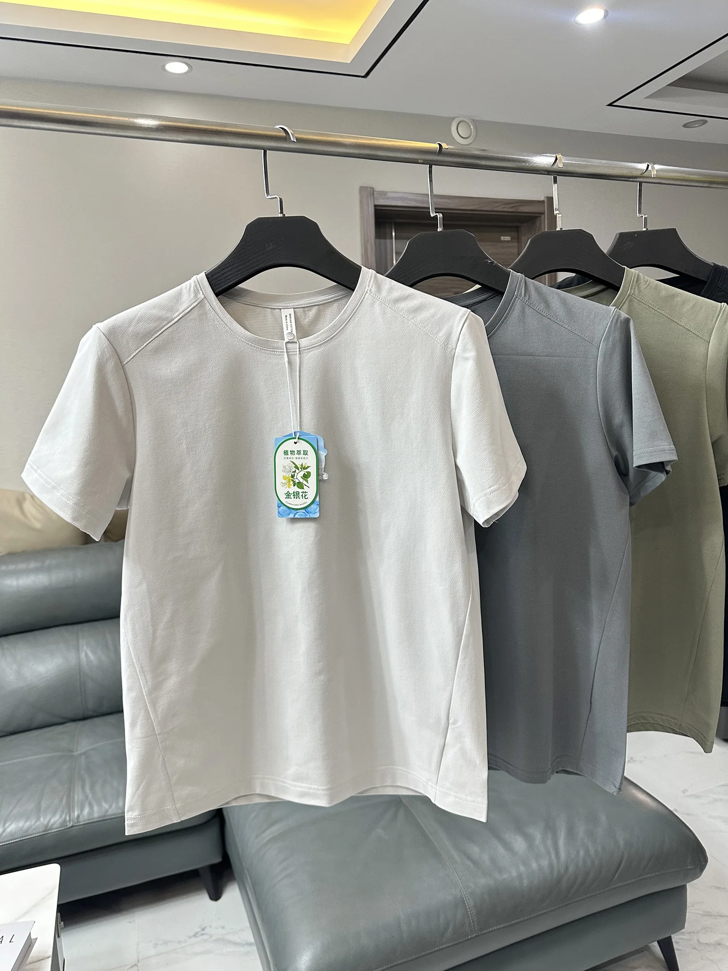 Men's Lightweight Quick-Dry Sweat-Wicking High-Elastic Outdoor Sports Casual Short-Sleeve T-Shirt Full-Body Micro-Pore High-P...