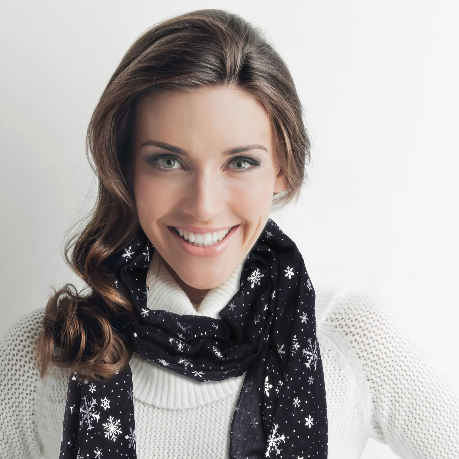 

1Pcs Christmas Snowflake Pattern Scarf Hot Stamping Neck Shawl Stylish Xmas Snowflake Winter Shawl Christmas Scarf