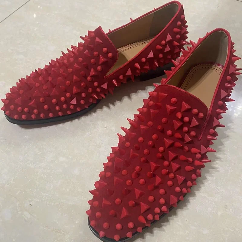 

Luxury Red Rivet Shoes Men Suede Shoes Flats Dress Shoes Handmade Spiked Loafers Slip On Party And Wedding Shoes