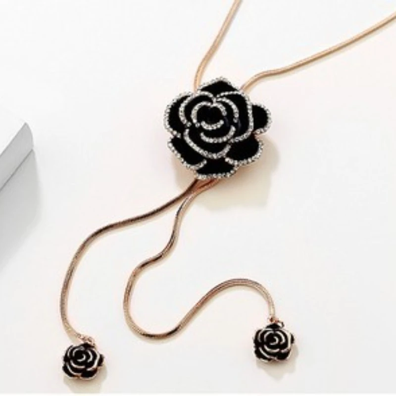 Fashion Fresh Black Rose Flower Long Tassel Sweater Chain Necklace for Women Retro Charm Zircon Pendant Temperament Jewelry Gift