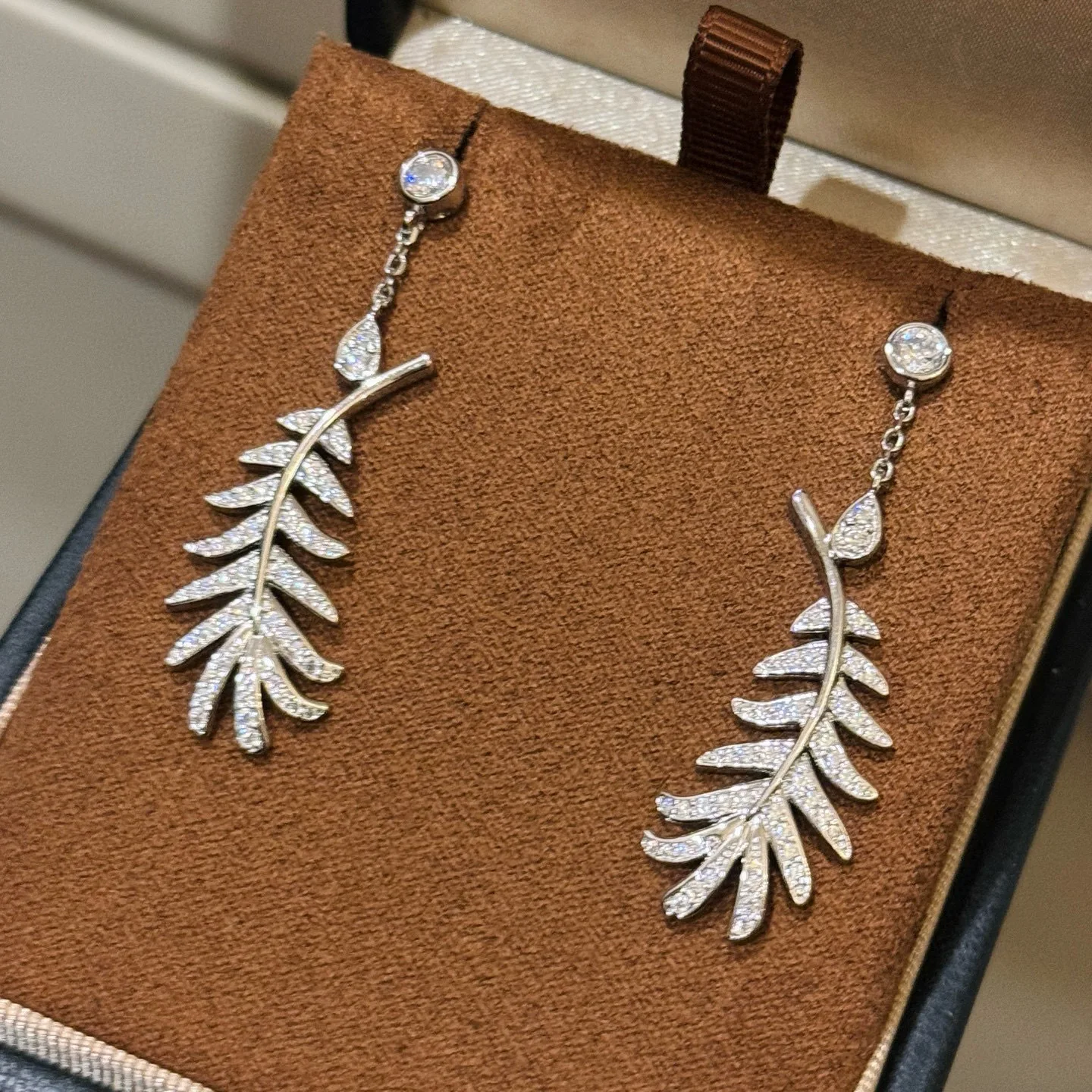 

Серьги-гвоздики из 100% стерлингового серебра 925 пробы с цирконием AAA и перьями и кисточками для женщин, ювелирные изделия