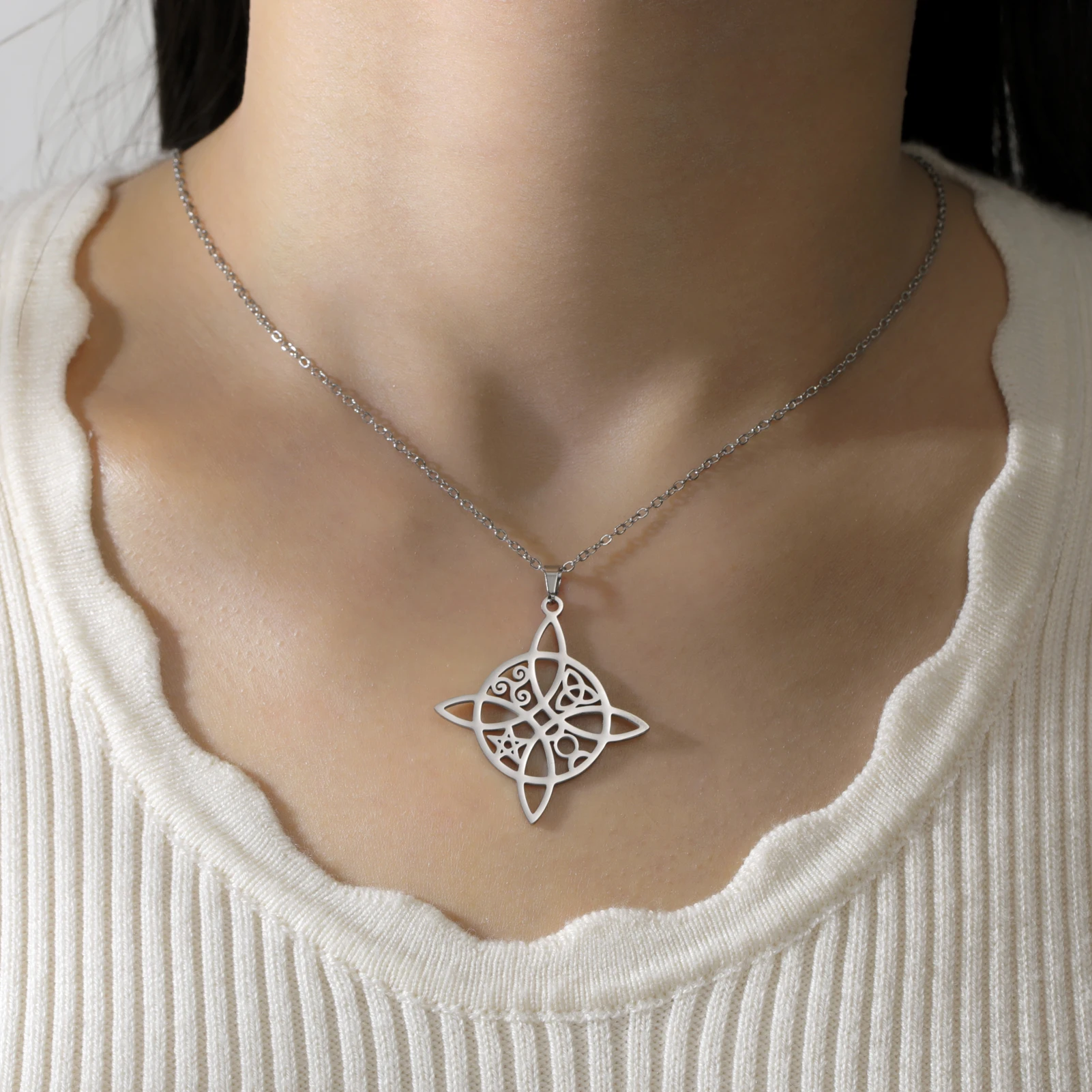 Kkjoy Hexenknoten-Halskette mit hohlem Anhänger, böhmisches geheimnisvolles Kulturerbe für Frauen, die Partys teilzunehmen, geheimnisvoller Schmuck, Geschenk – Detail 2