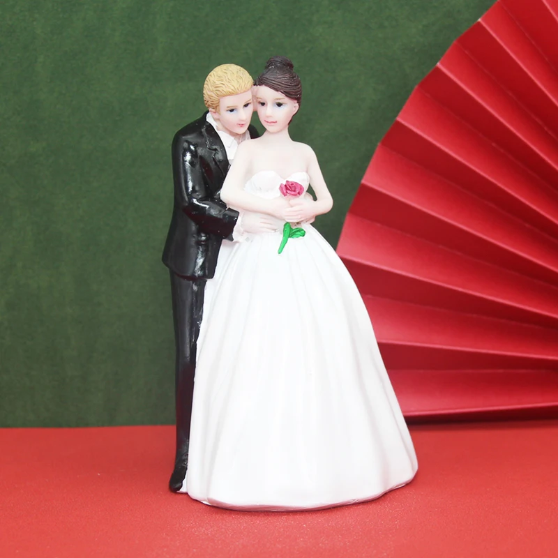 Wedding Anniversary Couple Bride Groom Figurines Car Accessories Valentine\'s Day Ornaments Home Decoration Resin Crafts Gift