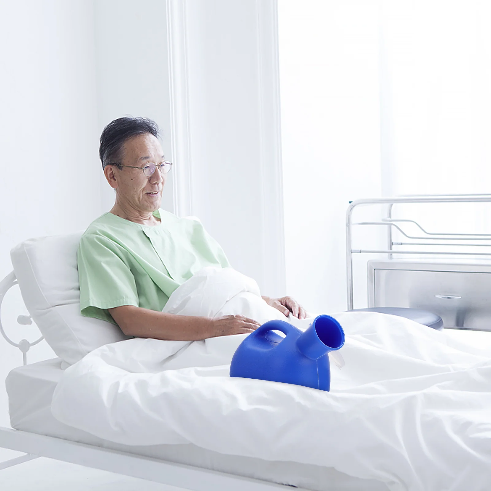 

2Pcs Large Capacity Urinal Bucket Premium Plastic Material Drop Resistant Stable Home Spittoon Cover Spittoon with Lid