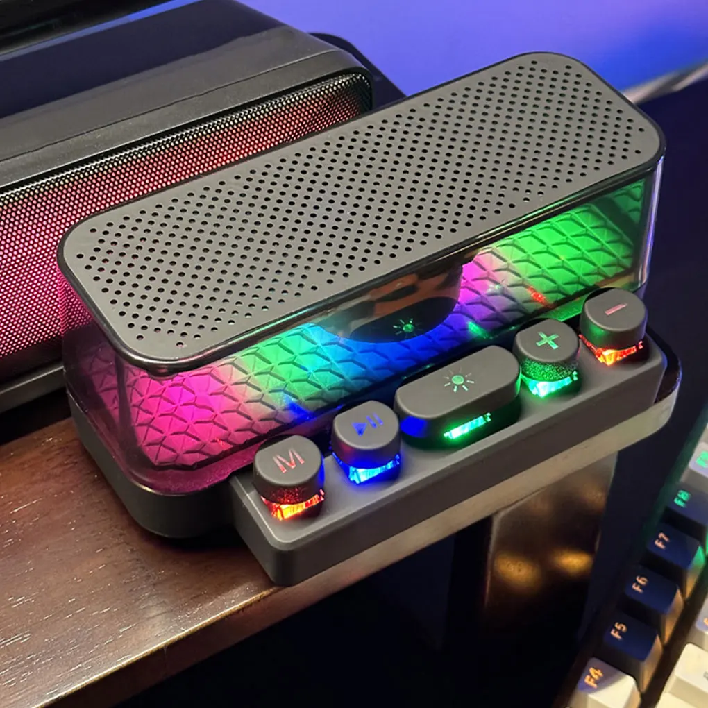 مكبر صوت أسود مع مفتاح إضاءة تلقائي فريد من نوعه، اتصال بلوتوث ثابت، أسود بارد