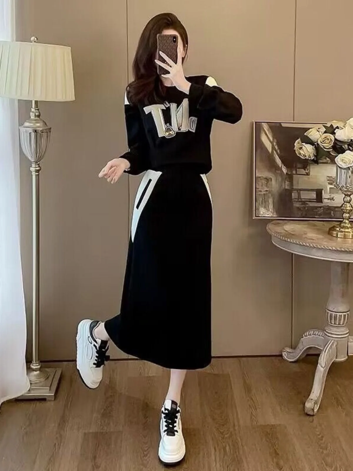 2024 Autumn and Winter New High-Grade Temperament Age-Reducing Skirt Two-piece Set Women  Hoodie Dress Outfit