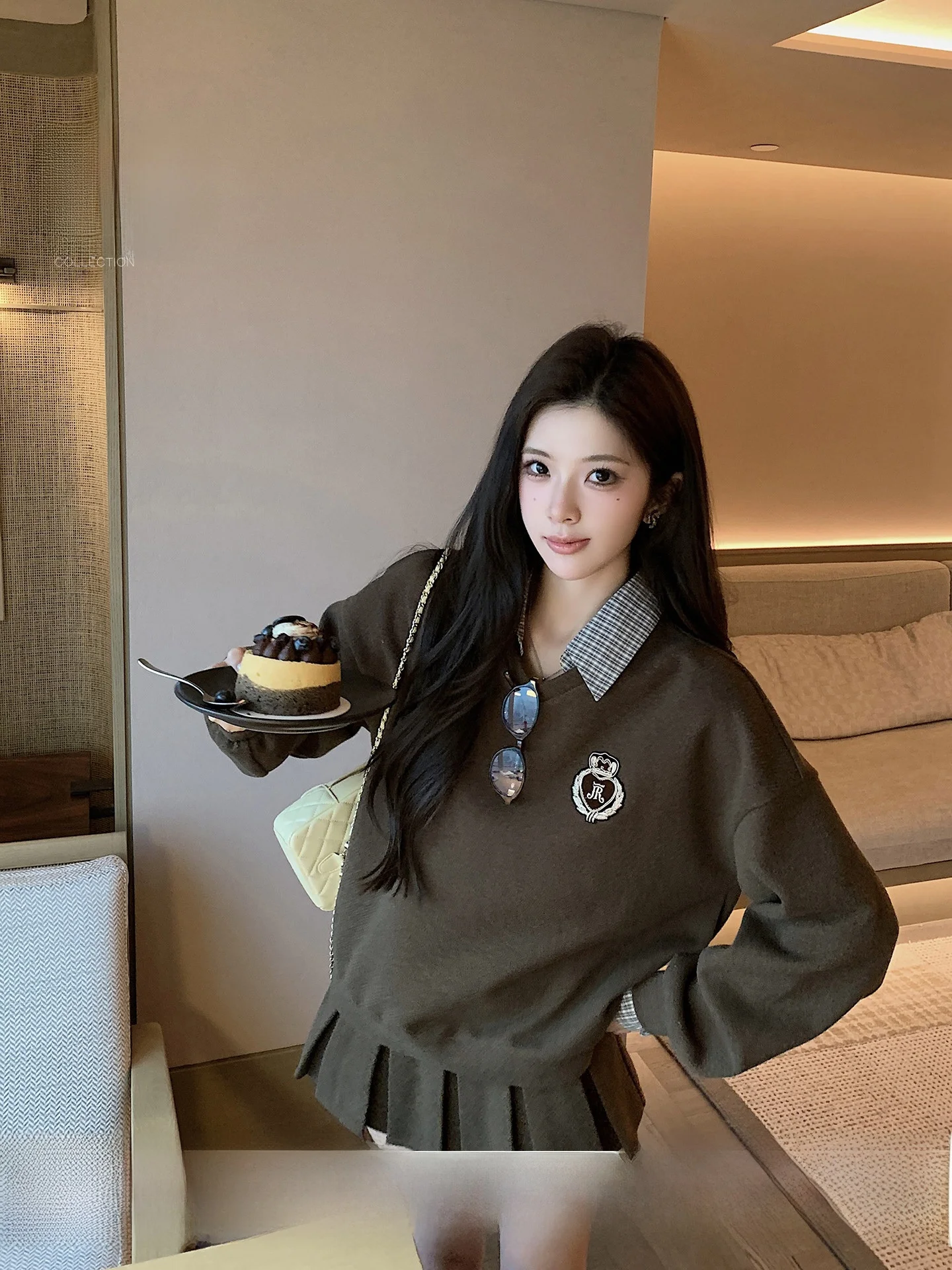 

Qiu Rou Yao Casual Sweet And Spicy School Style Sweatshirt And Short Skirt Set Women's Winter Slim Pleated Skirt Outfit