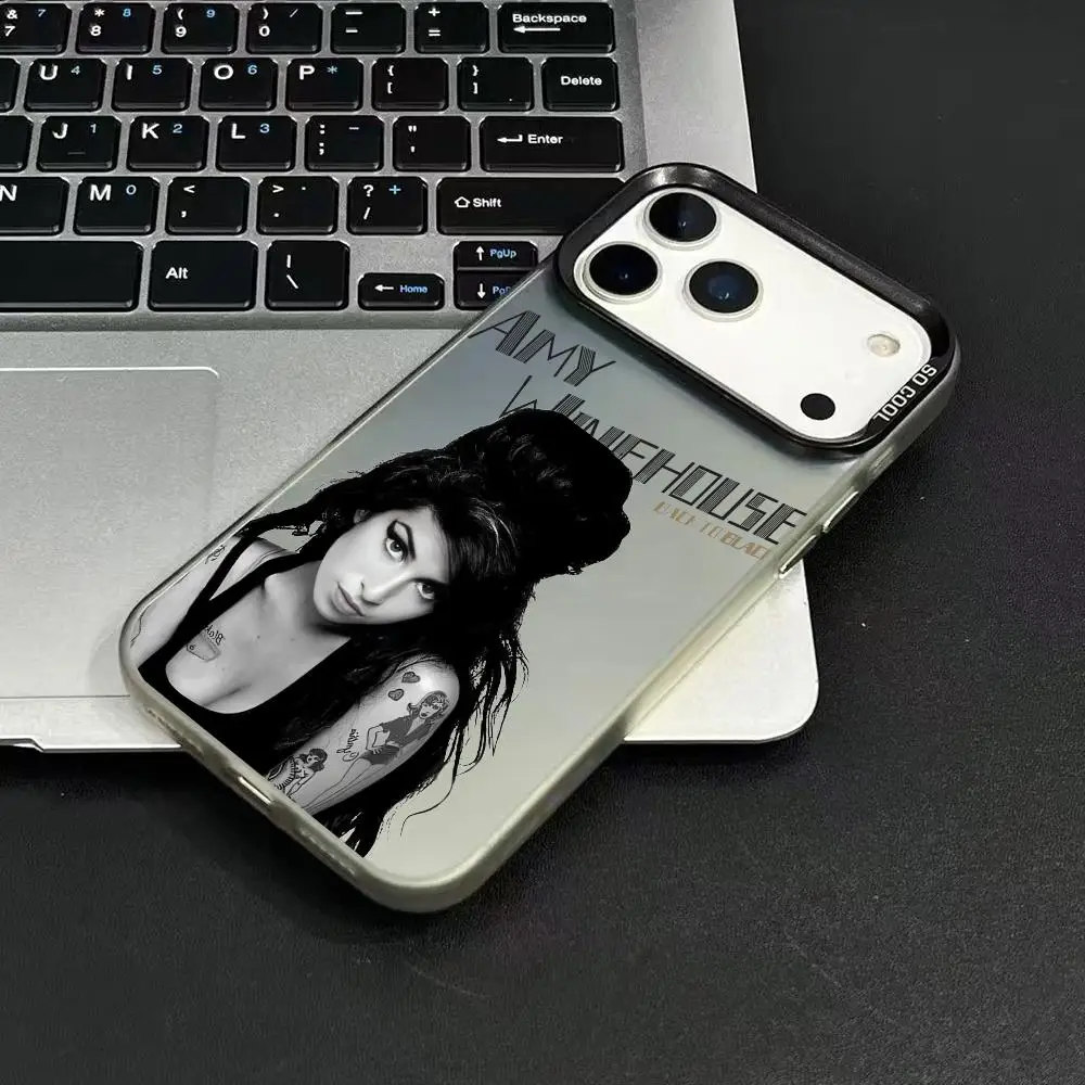 المغني ايمي W-Winehouse جراب هاتف آيفون 17 16 15 14 13 12 11 برو ماكس الهواء ماتي ليزر أورورا للصدمات فوندا