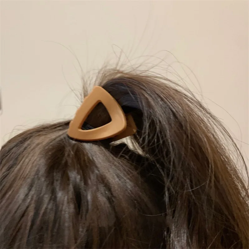 High Ponytail Brown Hairpin Korean Simple Frosted Bangs Side Clip Shark Clip Clamp Shredded Hairpin Women's Hair Accessories