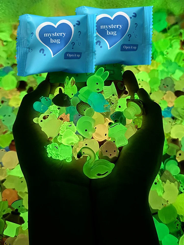 50/100 قطعة عيد الميلاد حقيبة أعمى غامضة مع توهج في الظلام ميزة مصغرة حقيبة غامضة نماذج الراتنج الحيوان لعيد الميلاد #4
