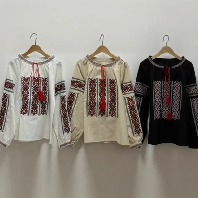 

2025 весенне-осенняя ретро-сорочка с национальной вышивкой и круглым вырезом на шнуровке с рукавами-фонариками, женские свободные повседневные пляжные топы