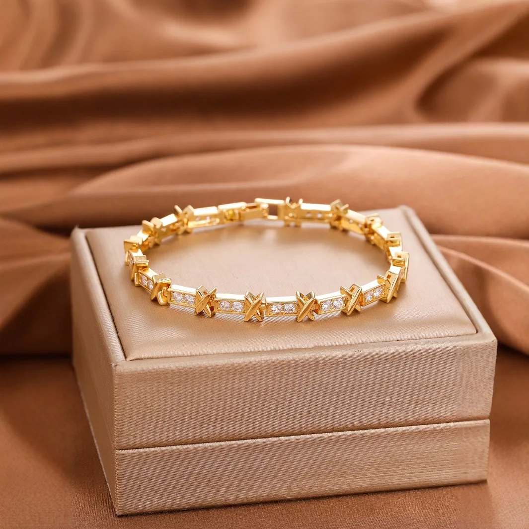 Nice Charm Luxury Zircon Bracelet Female Male Personality Fashion Punk Bangle Luxury Hand Jewelry view 2