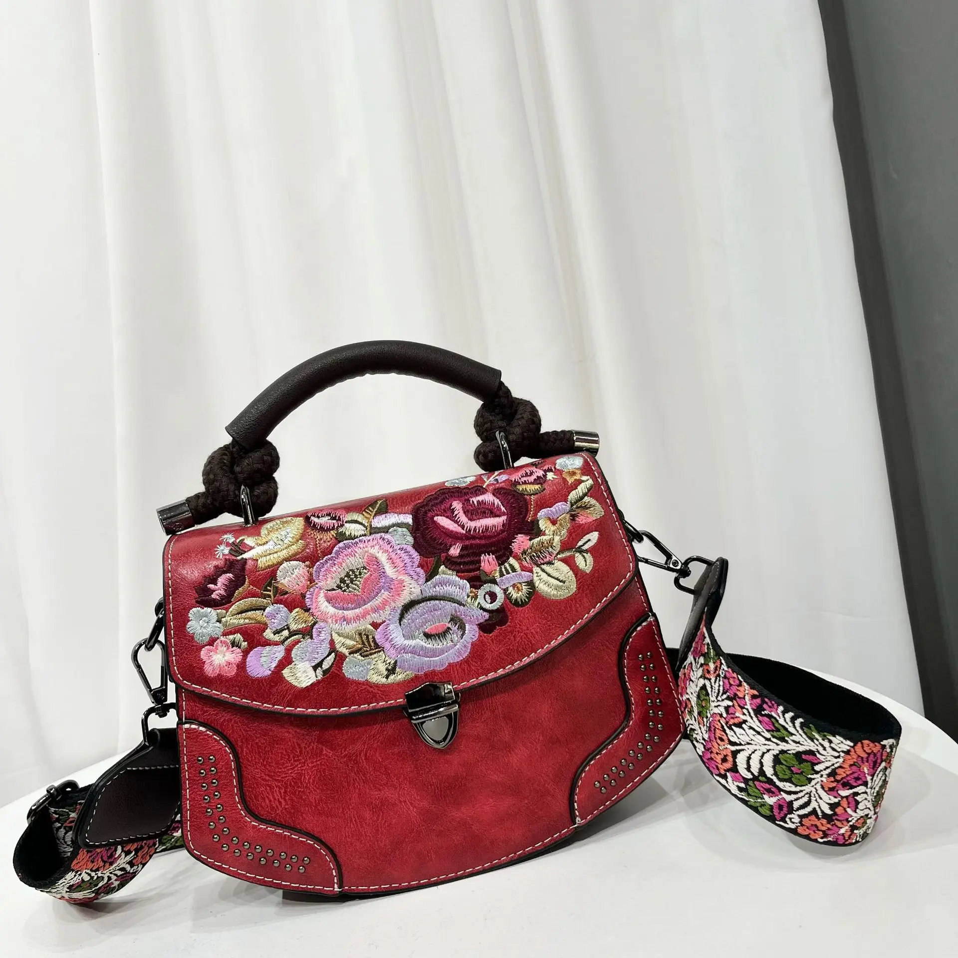 

Этническая вышитая сумка-тоут для женщин, вместительная сумка через плечо с верхней ручкой, винтажная повседневная сумка для ежедневных поездок и путешествий