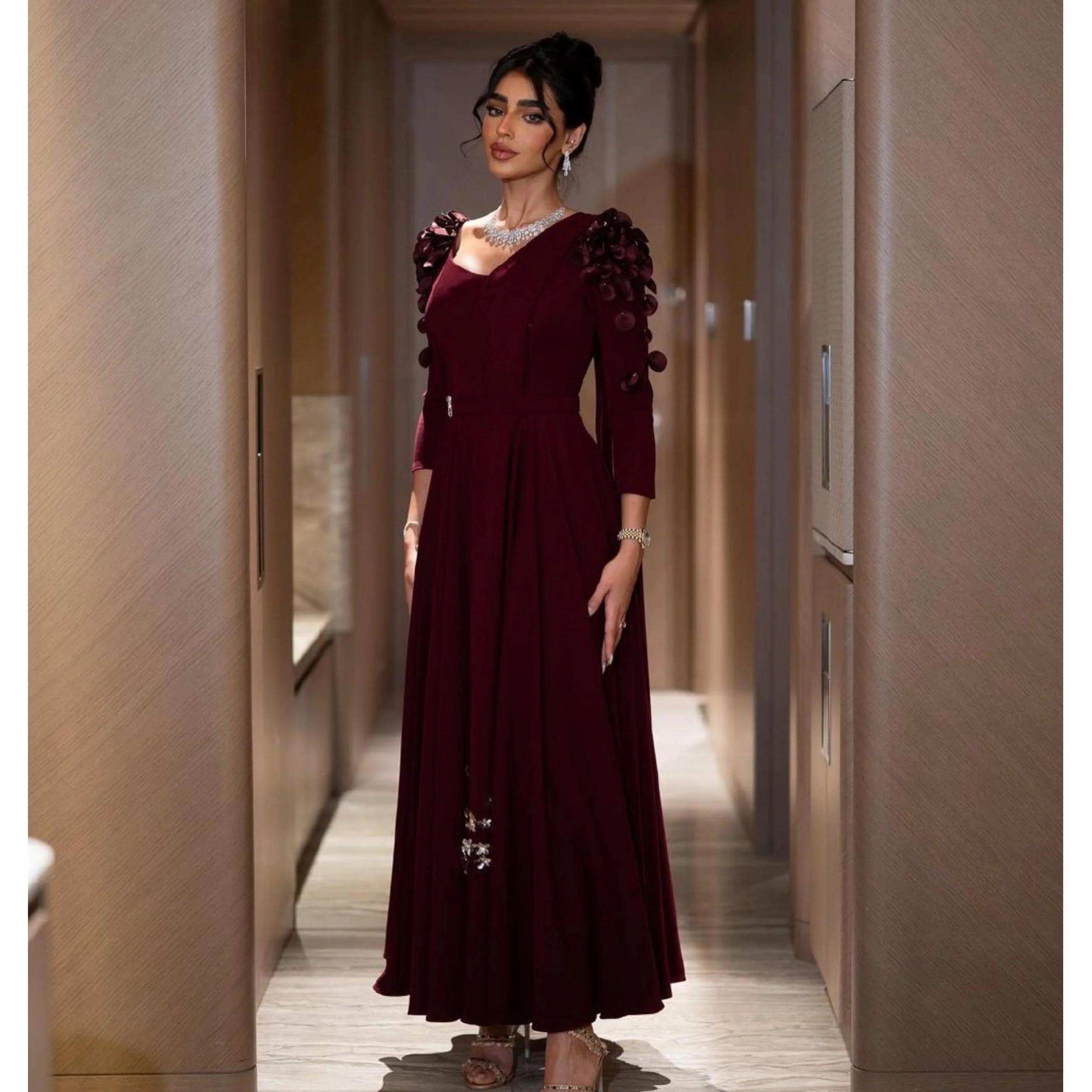 

Burgundy Arabic Evening Dresses A Line V Neck Long Gala Gowns for Formal Celebrity Wedding Party Customized Beading Prom Dress
