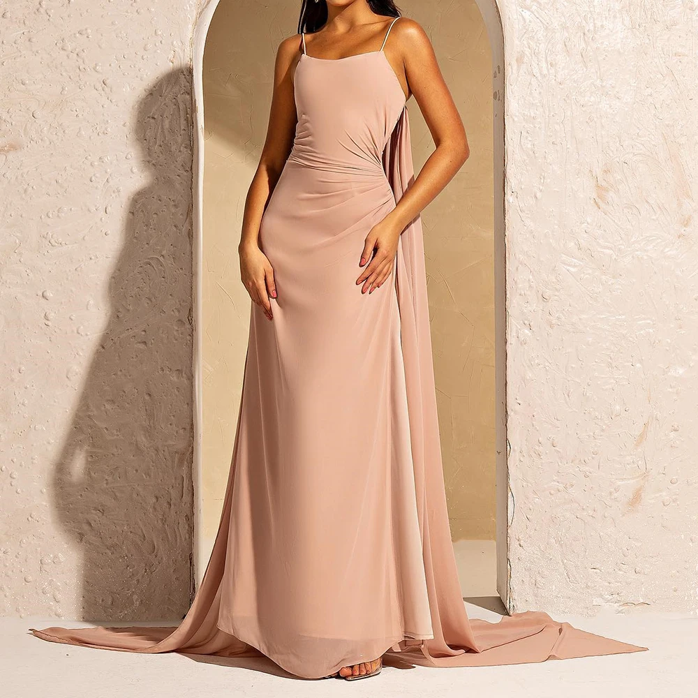 Maßgeschneidertes, anmutiges Chiffon-Abendkleid in A-Linie mit Spaghettiträgern, trägerlos, bodenlang, ärmellos, Partykleid mit Watteau-Schleppe