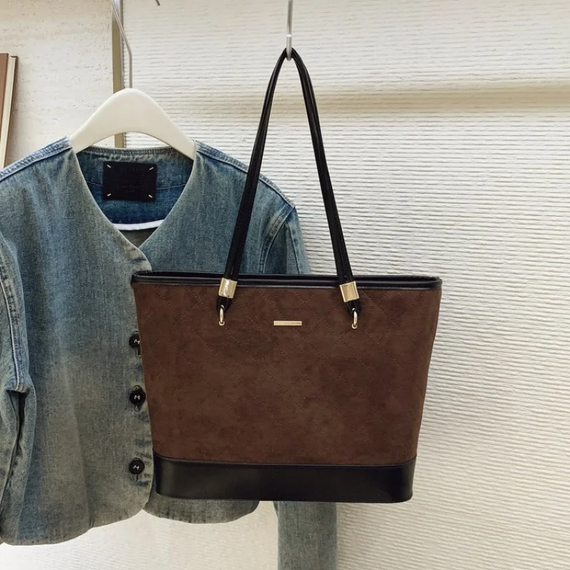 

Women Designer Leather Shoulder Bag Luxury Elegant Crossbody Handbag Fashionable Trendy