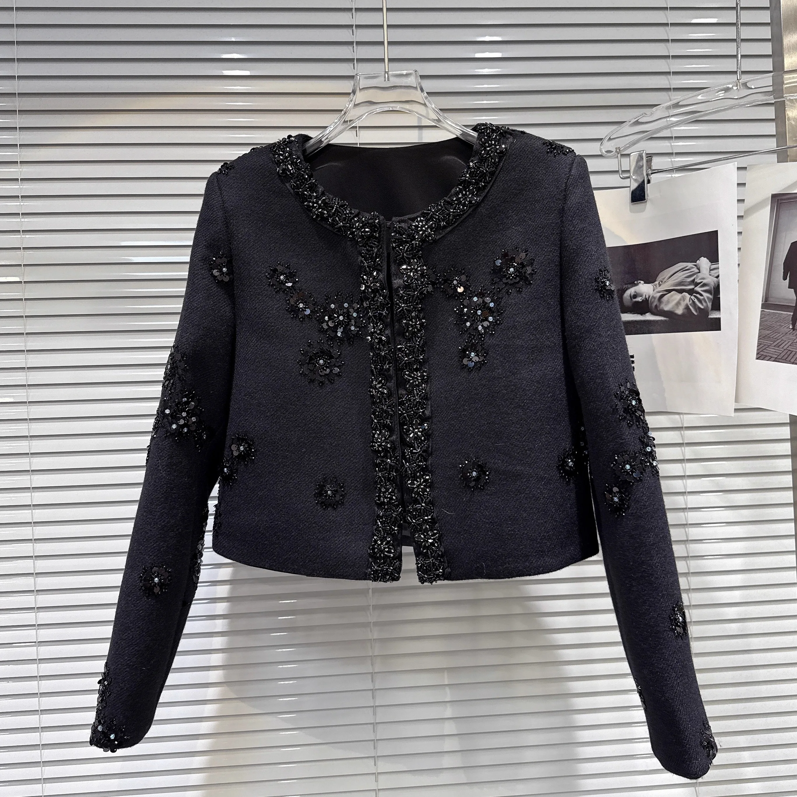 

Embroidered Sequin ort Coat for Women Autumn 2025 Faion Heavy Bead Lightweight Woolen Outerwear Ele Sle