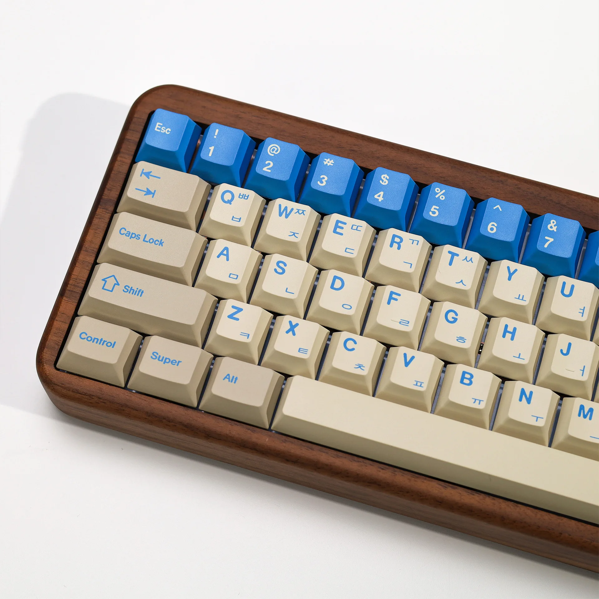 GMK Blue Police main picture keycap Korean version Original factory height PBT hot sublimation custom mechanical keyboard keycap