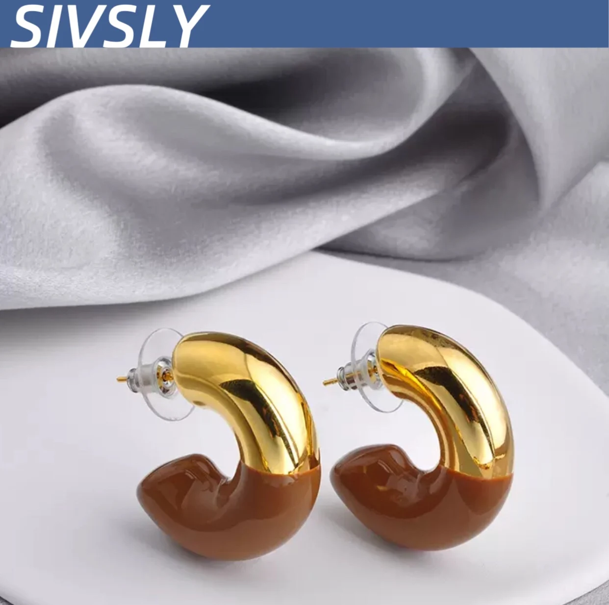 

[Simple] Hot-selling golden C-shaped earrings, European and American high-end design earring, unique temperament earring