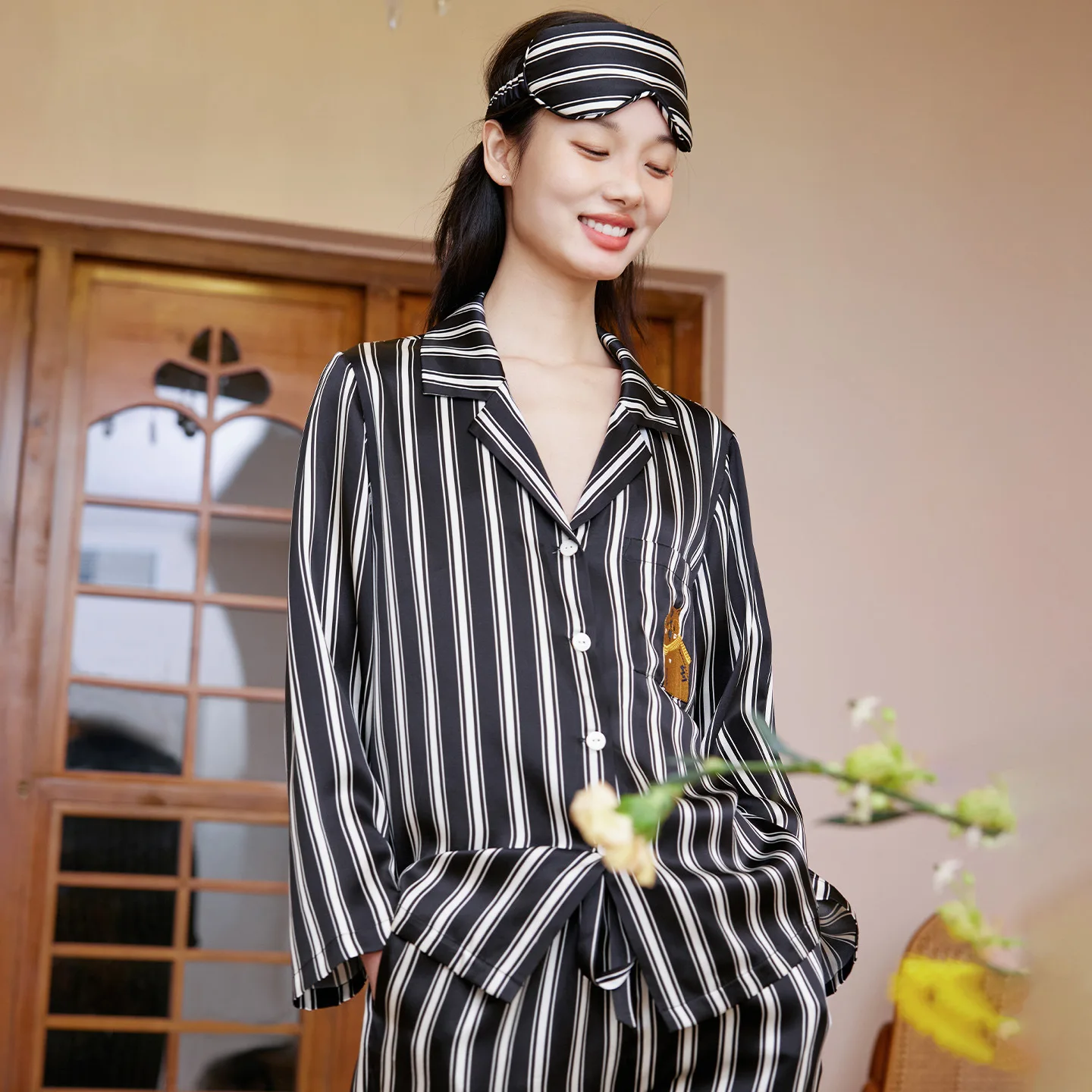 Ladies 19MM Mulberry Silk Pajama Set Light Stripe Spliced Long Sleeve Long Pants Luxury Loungewear Suit for Home And Going out