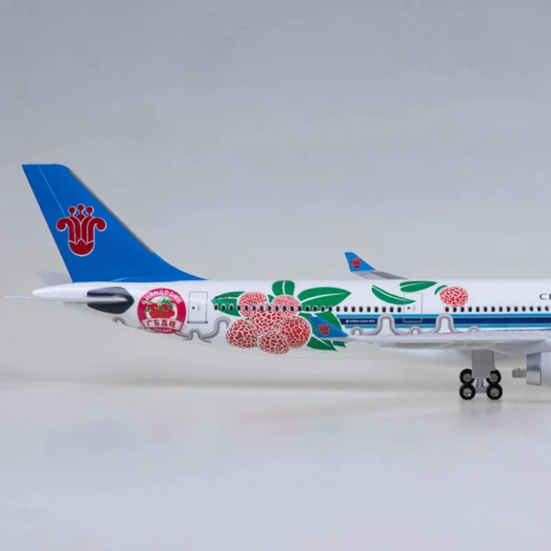航空機模型 中国南方航空 330 A330 1:135 スケール 飛行機模型 おもちゃ 47cm 樹脂製旅客機 コレクション ホームデコレーション