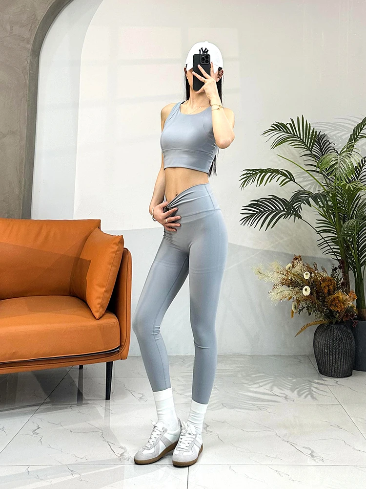 Set Pantaloni Yoga Anti-Cedimento per Fitness e Corsa, Canotta Elastica e Pantaloni da Donna in Nylon Spandex, Collezione Estate 2024