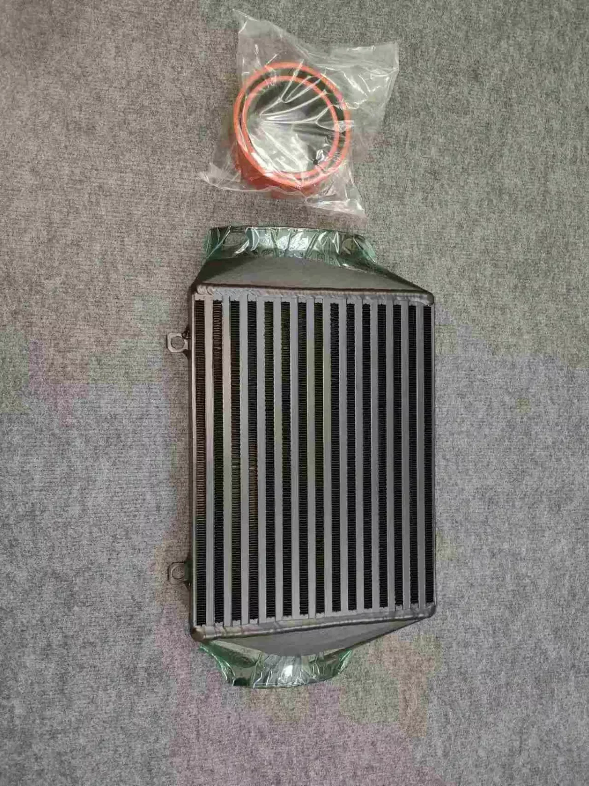 

MINI R53 COOPER S 02-06 1.6 TOP MOUNT INTERCOOLER AND SNOOT BOOTS