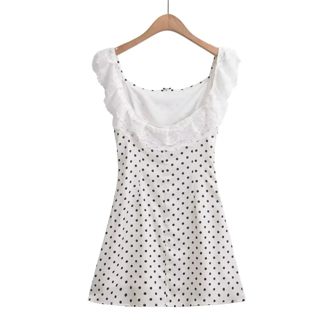 فستان صيفي جديد لعام 2025 للنساء بتصميم قصير مزين بالدانتيل بنقاط البولكا، تنورة قصيرة ضيقة، نمط حلو وحار، قطعة واحدة.