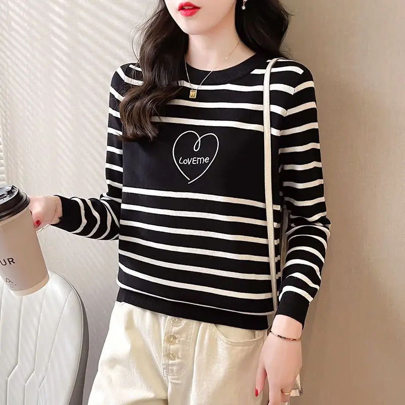 Round Neck Loose Fashion Striped Knitted Tops Autumn Winter Women's Clothing Korean Long Sleeve Embroidery Jumpers Sweaters