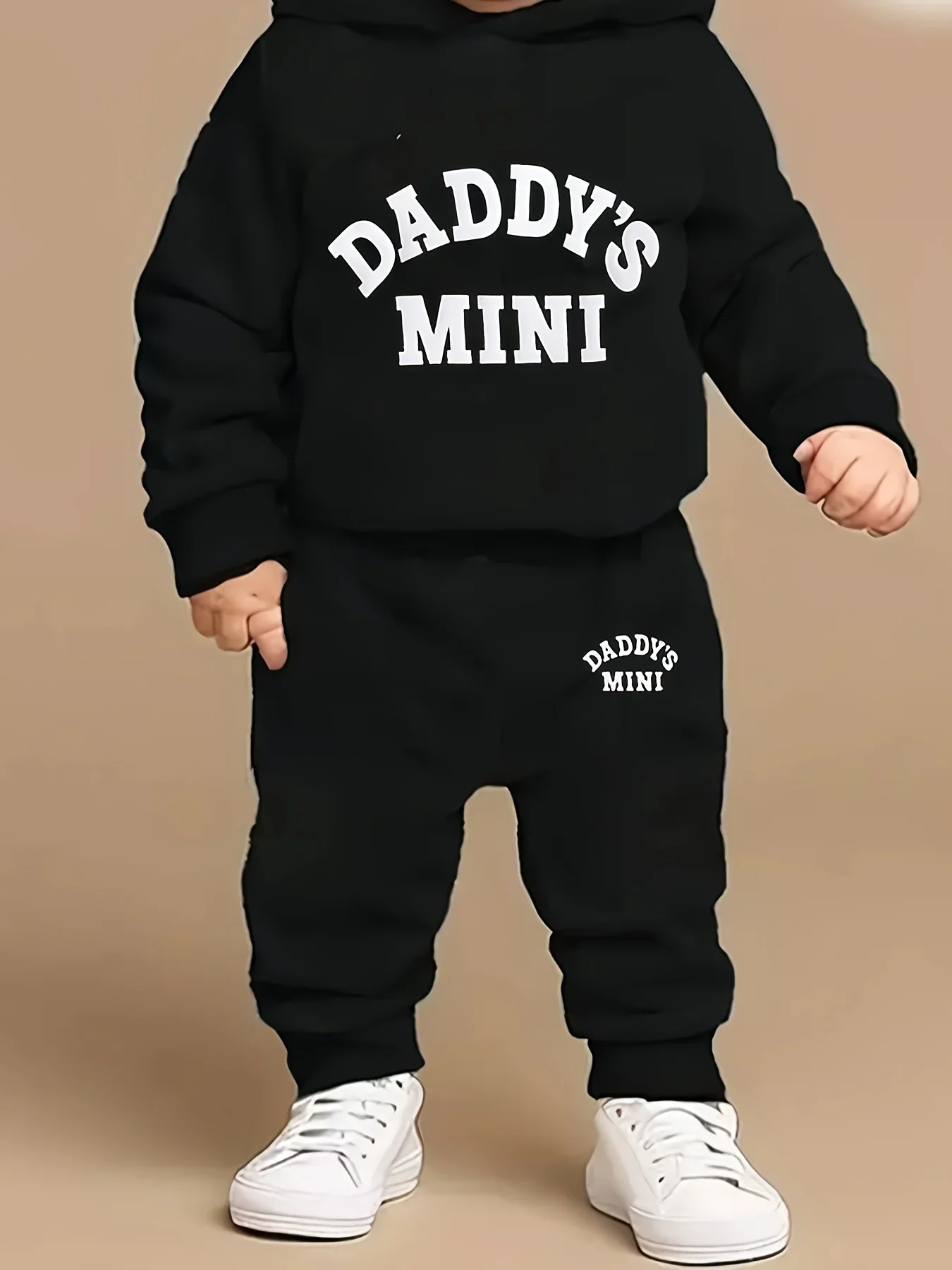 Neugeborenen-Jungen Fleece-Sweatshirt und Modische Freizeit-Sporthose Set mit 'Dad Little Baby' Aufdruck Herbst-Winter Geschenkset – Detail 1