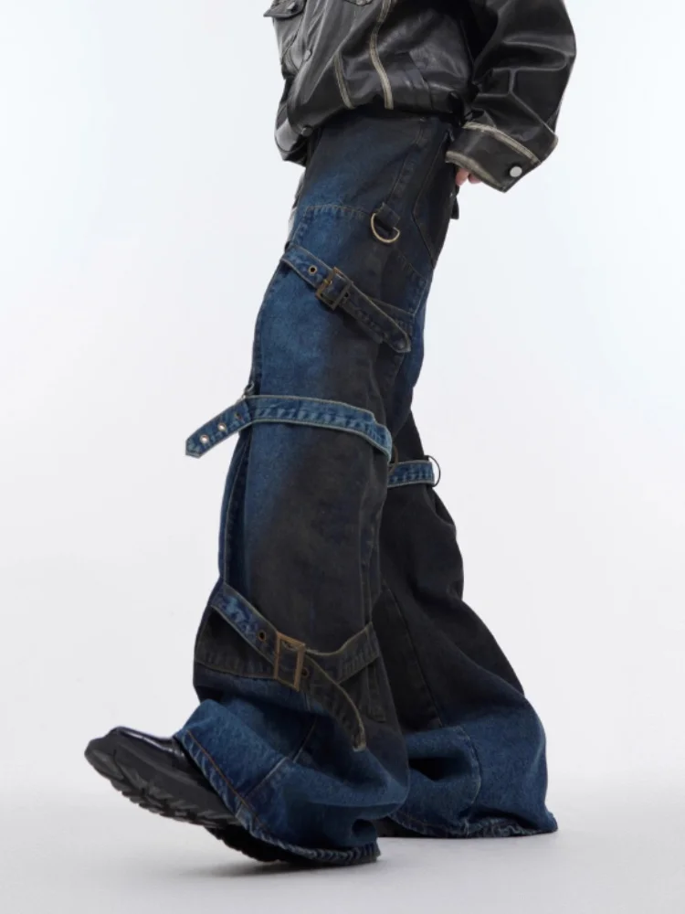 2026 Dark Y2K Streetwear Jeans mit Riemen-Design, Blaue Baggy Flare Jeans für Herren, Hip-Hop Punk Gothic Denim-Hosen, Vaqueros – Detail 6