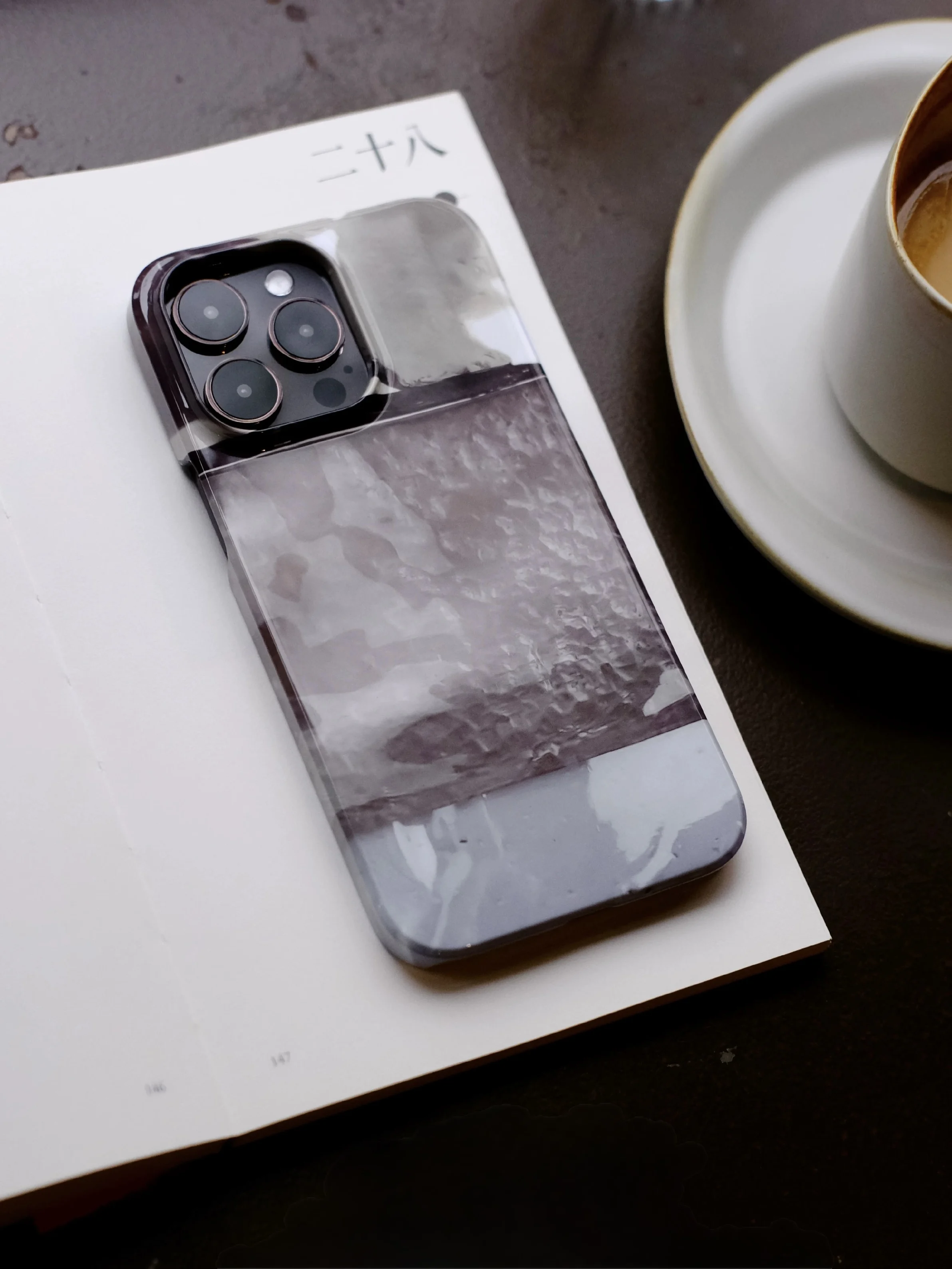 

Original niche minimalist film-polished side-edge phone case, suitable for Apple phones