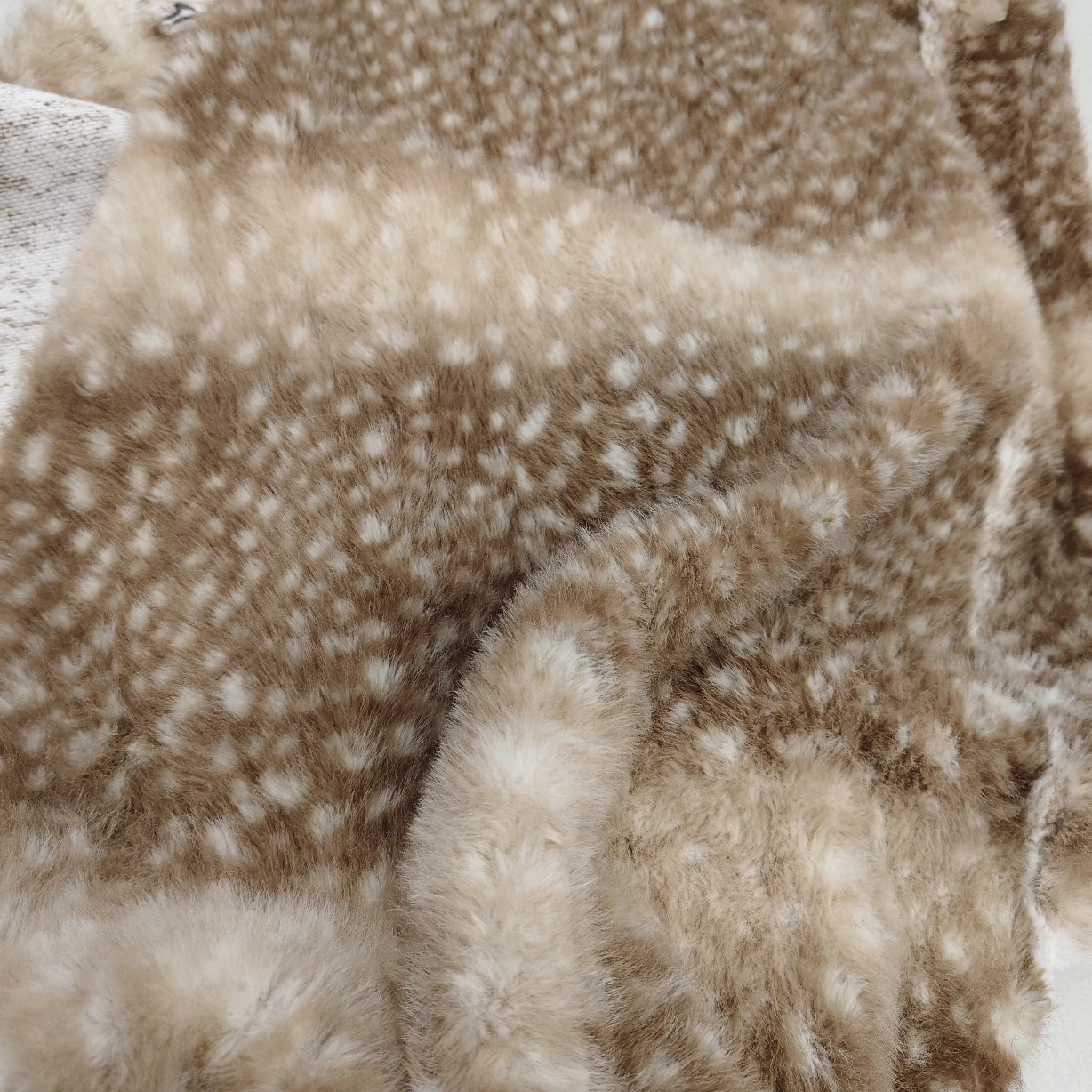 

Handmade Faux Deer Velvet Fabric Plaid Deer Spot Pattern Leopard Spot Cloth for DIY Crts Home Decor Commercial Use